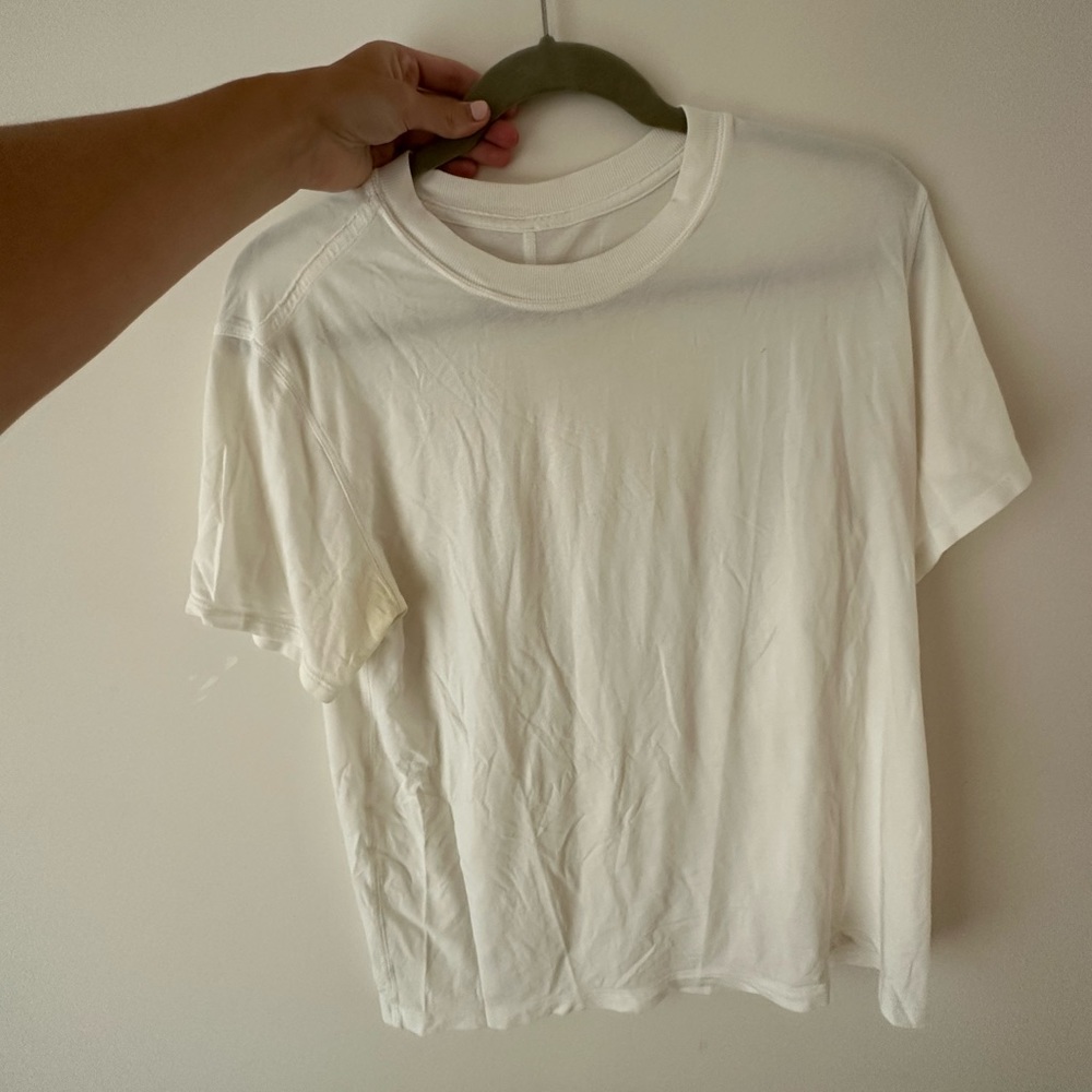 White Lululemon tee